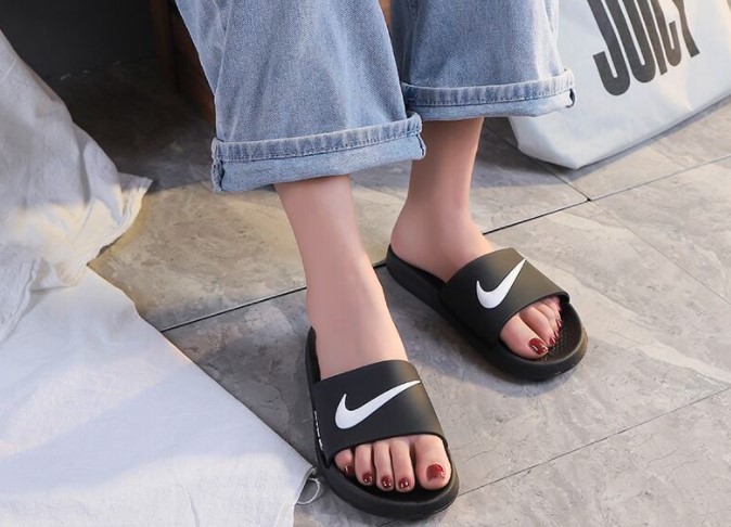 New Fashion Trendy Slippers